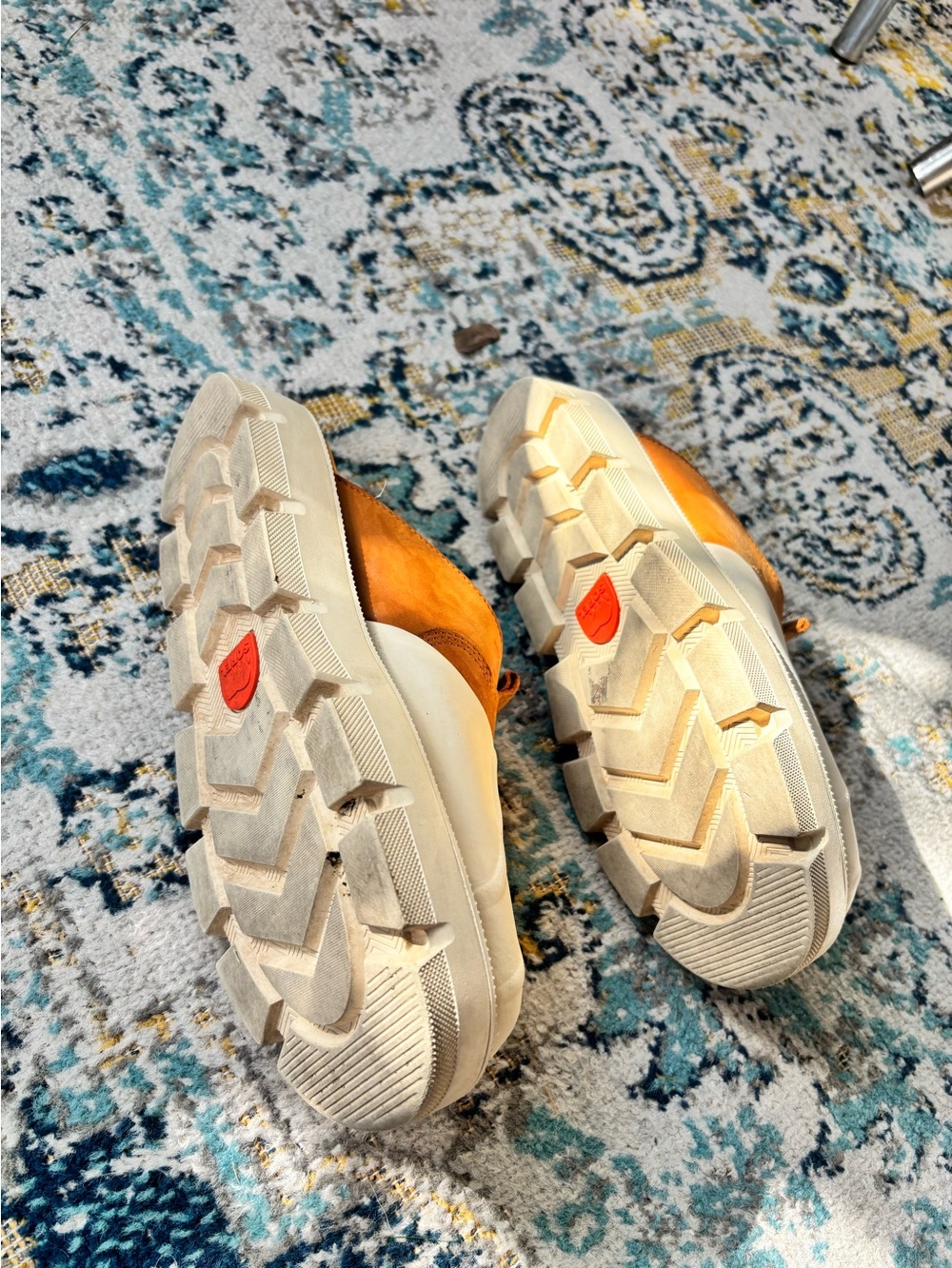 Sorel Two-Tone Tan and Cream Mule Clogs - Picture 3 of 16